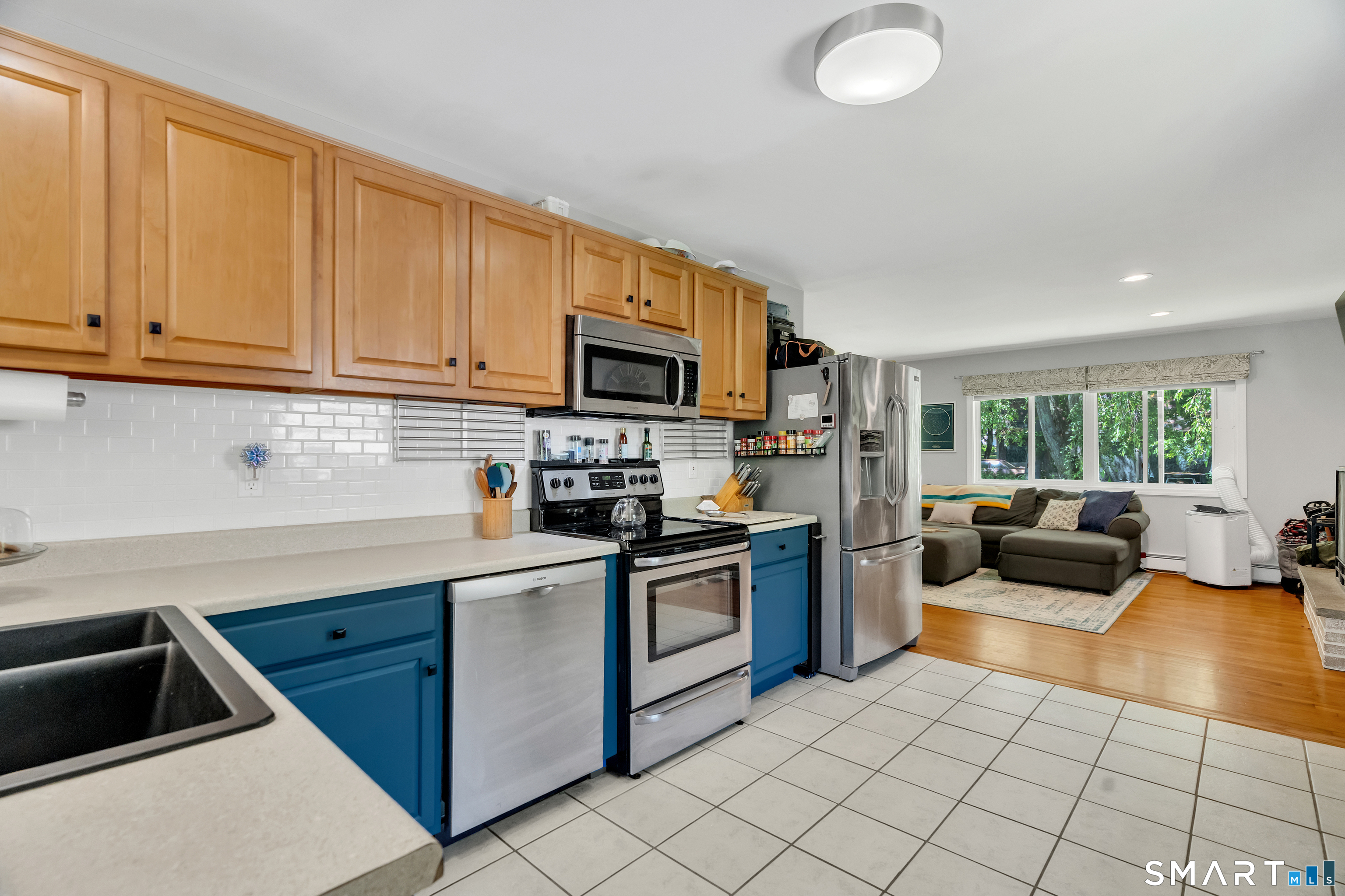 13 Foxcroft Road East Lyme, CT 06357 - Photo 7 of 36