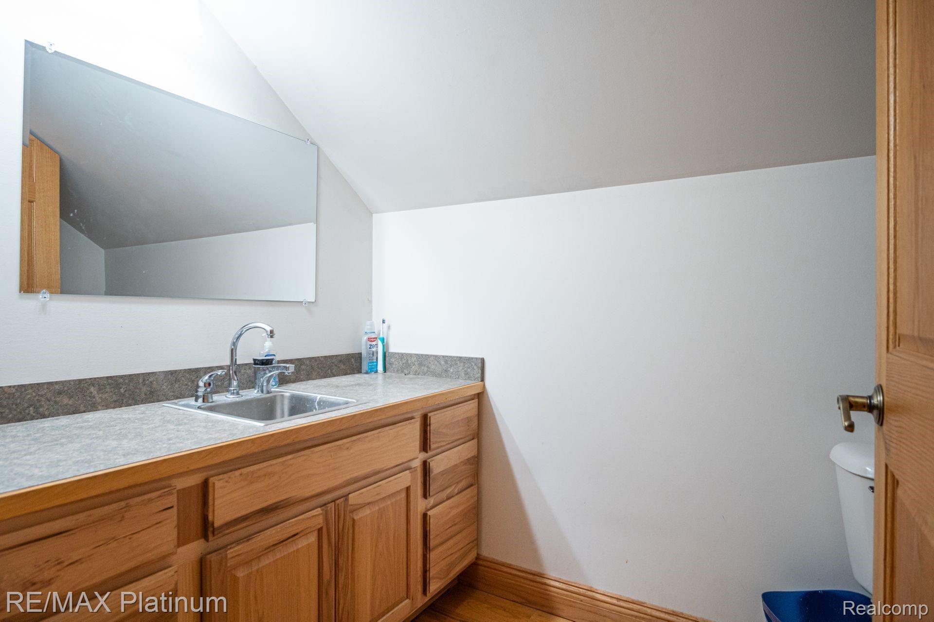 3803 Norton Road Howell, MI 48843 - Photo 58 of 68 3803 Norton Bath