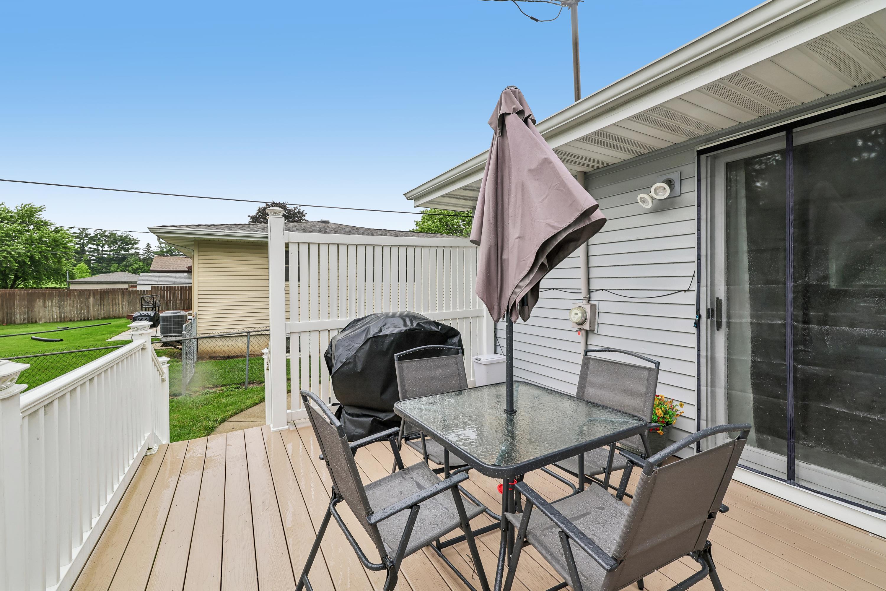 809 West Street Stoughton, WI 53589 - Photo 14 of 48