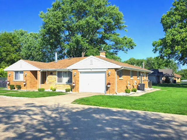 $269,900 | 3904 West 137th Street, Crestwood, IL 60418