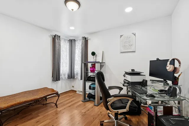 $269,900 | 3904 West 137th Street, Crestwood, IL 60418