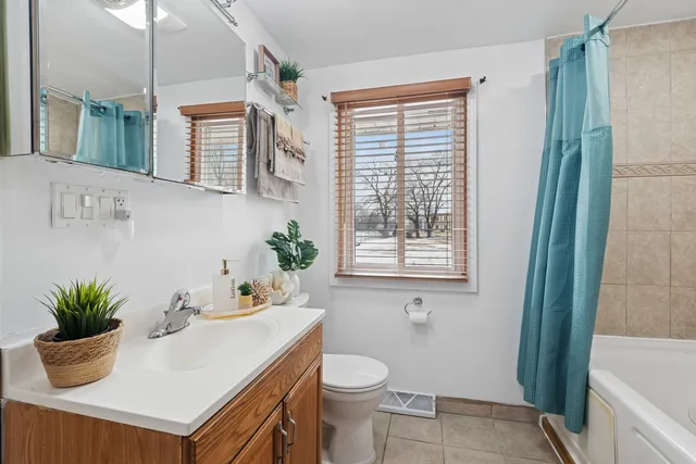 $269,900 | 3904 West 137th Street, Crestwood, IL 60418