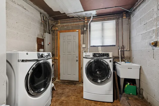 $269,900 | 3904 West 137th Street, Crestwood, IL 60418