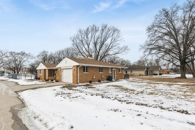 $269,900 | 3904 West 137th Street, Crestwood, IL 60418