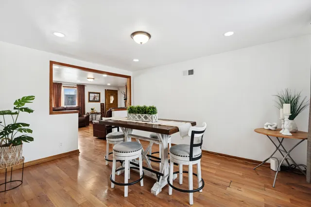 $269,900 | 3904 West 137th Street, Crestwood, IL 60418