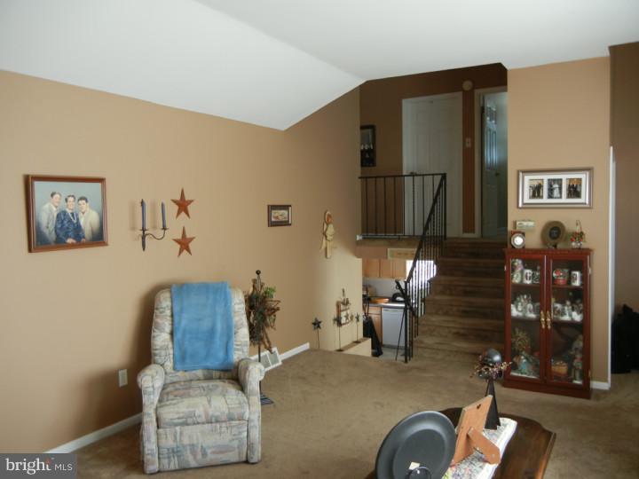 112 Somerset Road Glassboro, NJ 08028 - Photo 2 of 11 Living Room
