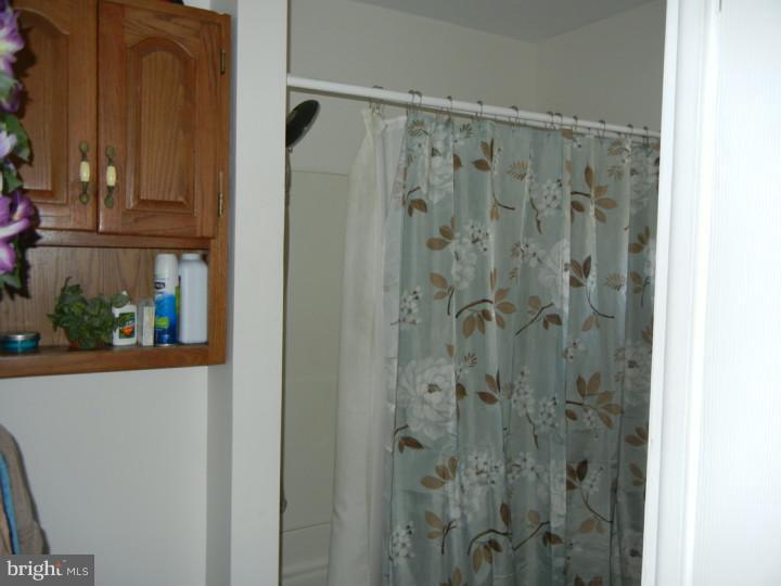 112 Somerset Road Glassboro, NJ 08028 - Photo 10 of 11 Bathroom