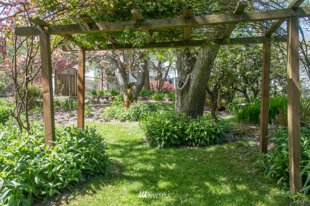 18624 Beall Road Southwest Vashon, WA 98070 - Photo 25 of 25 a view of a garden
