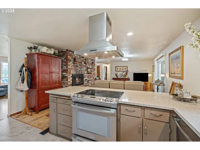 $589,000 | 17125 Southeast Shadow Court, Milwaukie, OR 97267