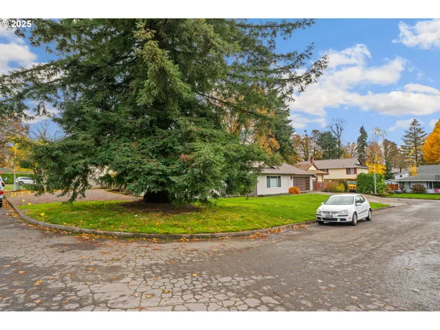 $589,000 | 17125 Southeast Shadow Court, Milwaukie, OR 97267