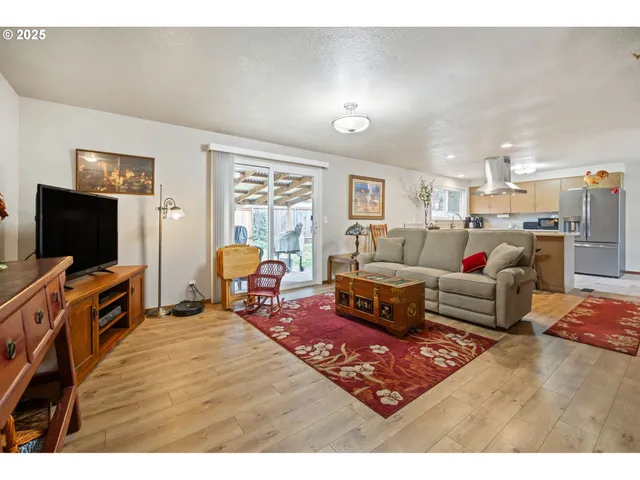 $589,000 | 17125 Southeast Shadow Court, Milwaukie, OR 97267