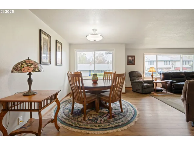 $589,000 | 17125 Southeast Shadow Court, Milwaukie, OR 97267