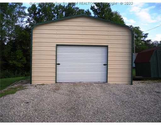 29 Poplar Drive Ripley, WV 25271 - Photo 3 of 8 Parking Lot/Garage.