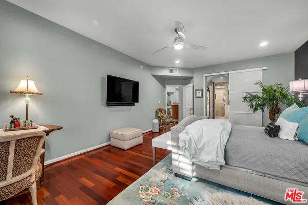 $1,399,000 | 11740 Sunset Boulevard, Unit 22, Los Angeles, CA 90049