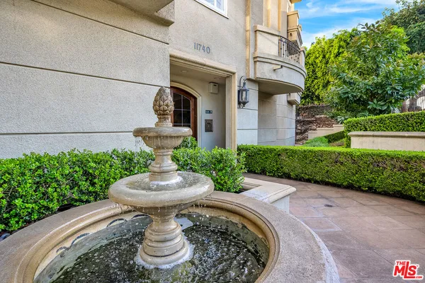 $1,399,000 | 11740 Sunset Boulevard, Unit 22, Los Angeles, CA 90049