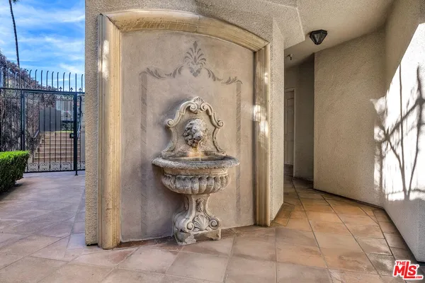 $1,399,000 | 11740 Sunset Boulevard, Unit 22, Los Angeles, CA 90049