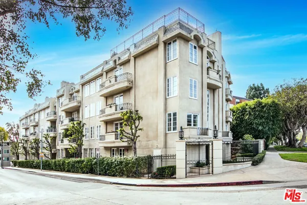 $1,399,000 | 11740 Sunset Boulevard, Unit 22, Los Angeles, CA 90049