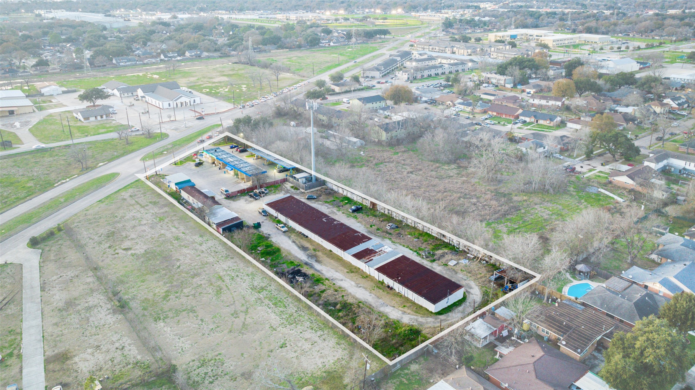 2627 Allen Genoa Road Pasadena, TX 77502 - Photo 19 of 37 a view of a tennis court
