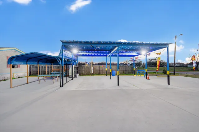 $1,000,000 | 2627 Allen Genoa Road, Pasadena, TX 77502