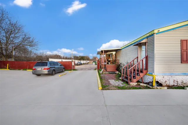 $1,000,000 | 2627 Allen Genoa Road, Pasadena, TX 77502