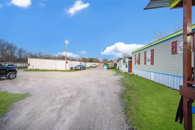 $1,000,000 | 2627 Allen Genoa Road, Pasadena, TX 77502