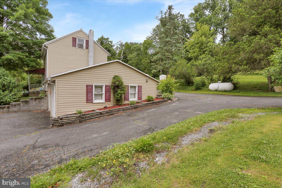 1821 Mount Laurel Road Temple, PA 19560 - Photo 4 of 30 Gallery Image 4