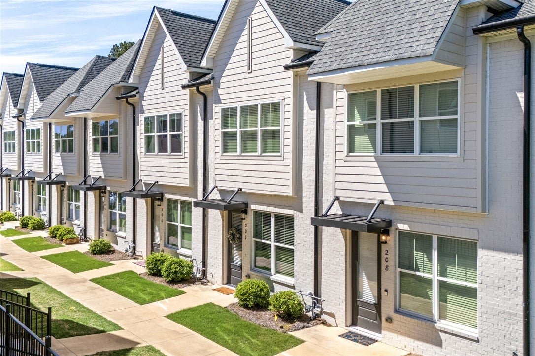 2106 Moores Mill Road, Unit 207 Auburn, AL 36830 - Photo 1 of 19 Gallery Image 1