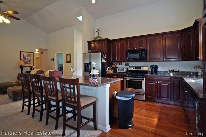 10001 Oak Grove Road Howell, MI 48855 - Photo 6 of 25 Kitchen Lends Rich Contrast.JPG