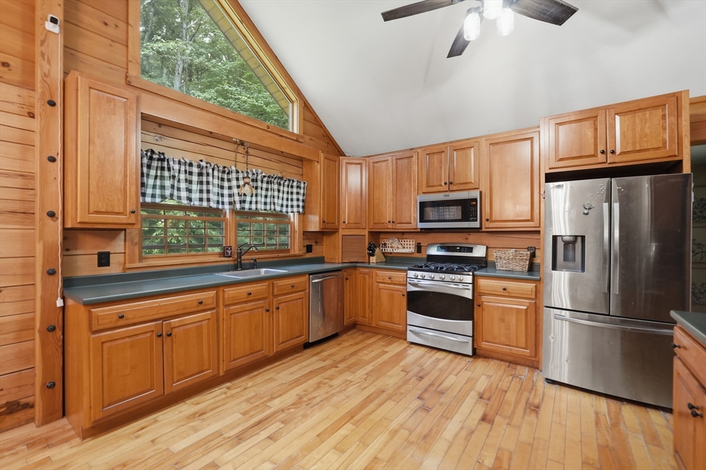 23 Lyman Barnes Road Brimfield, MA 01010 - Photo 10 of 31