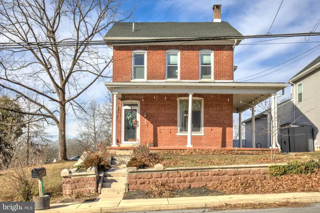 $299,900 | 90 North Reamstown Road, Reamstown, PA 17567