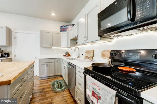 $299,900 | 90 North Reamstown Road, Reamstown, PA 17567