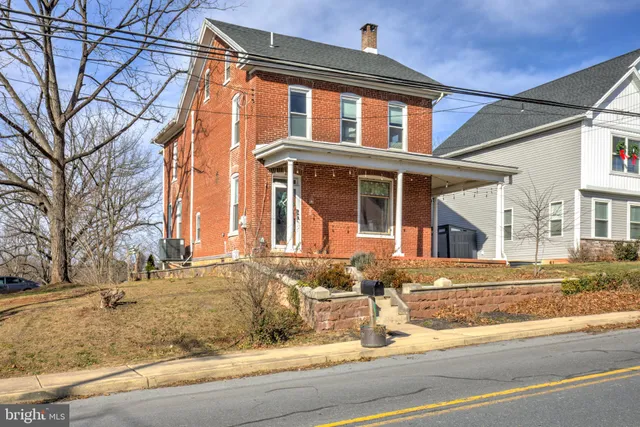 $299,900 | 90 North Reamstown Road, Reamstown, PA 17567