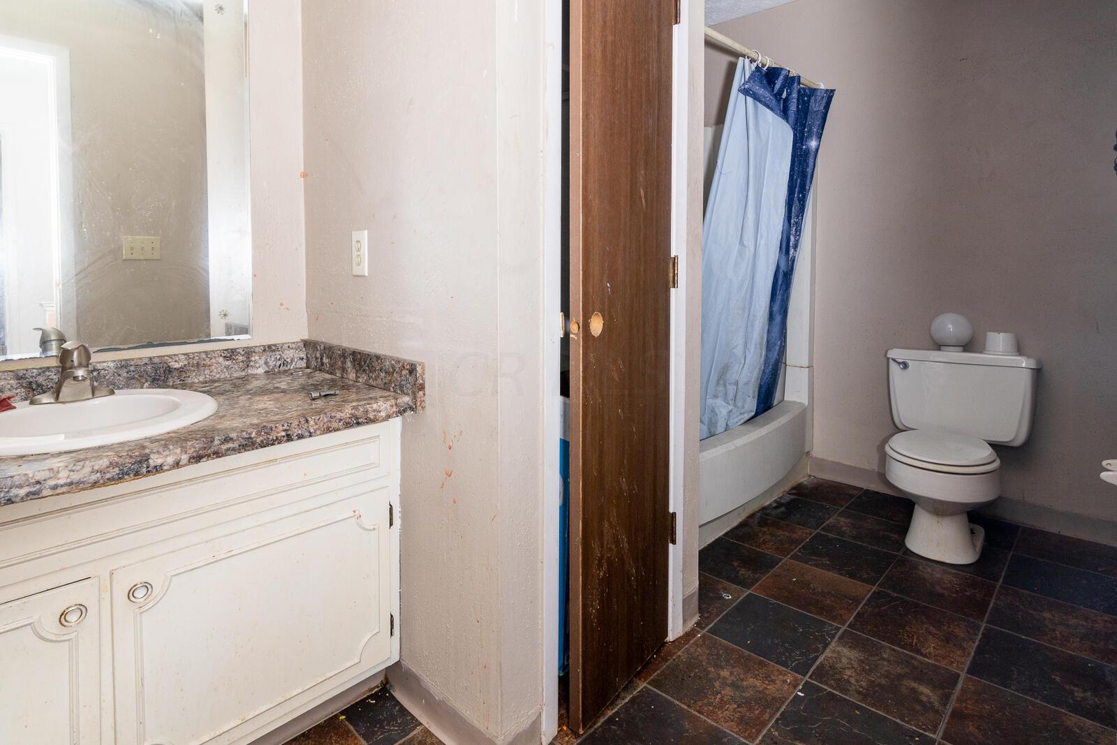 5280 Freedom Ridge Drive Columbus, OH 43230 - Photo 15 of 40 Full Bath