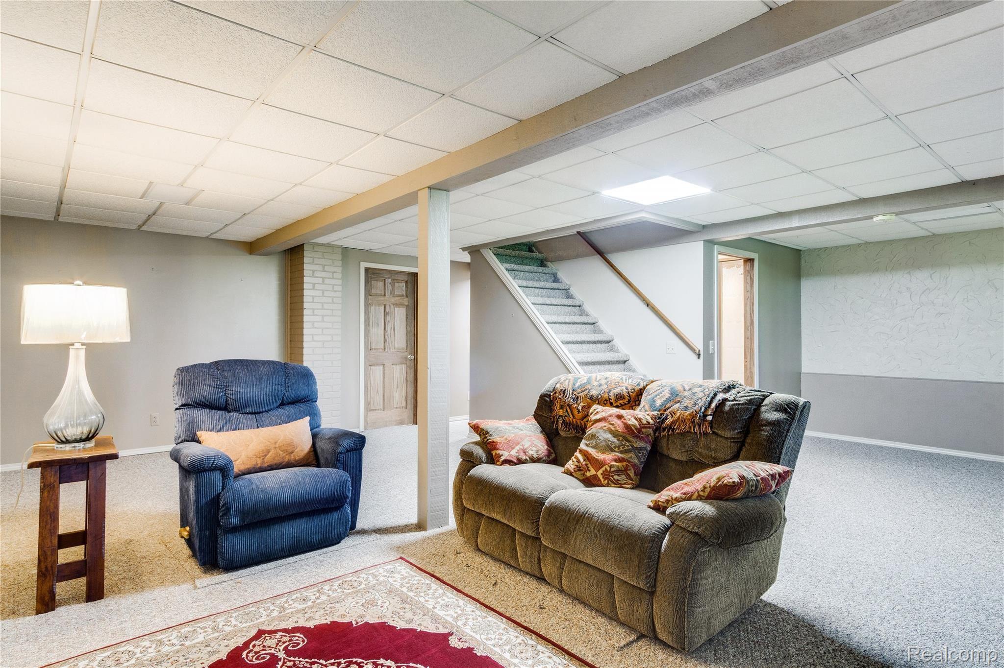 9440 Hartland Road Fenton, MI 48430 - Photo 25 of 46 Interiors (27 of 32).jpg