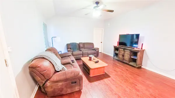 $1,750 | 1109 Clear Leaf Drive, Bryan, TX 77803
