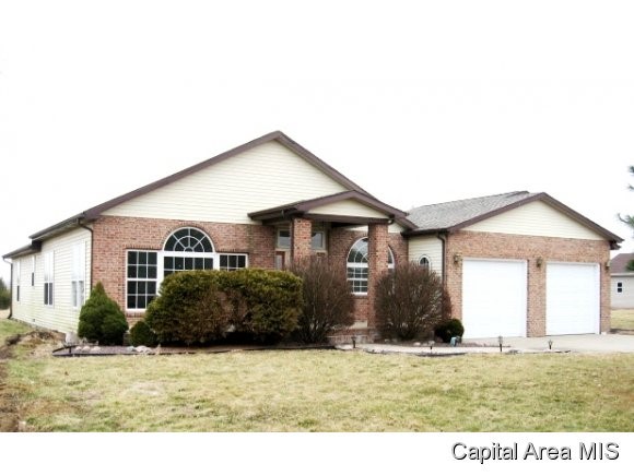 15690 State Rte 4 Auburn, IL 62615 - Photo 1 of 11