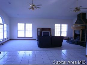 15690 State Rte 4 Auburn, IL 62615 - Photo 6 of 11