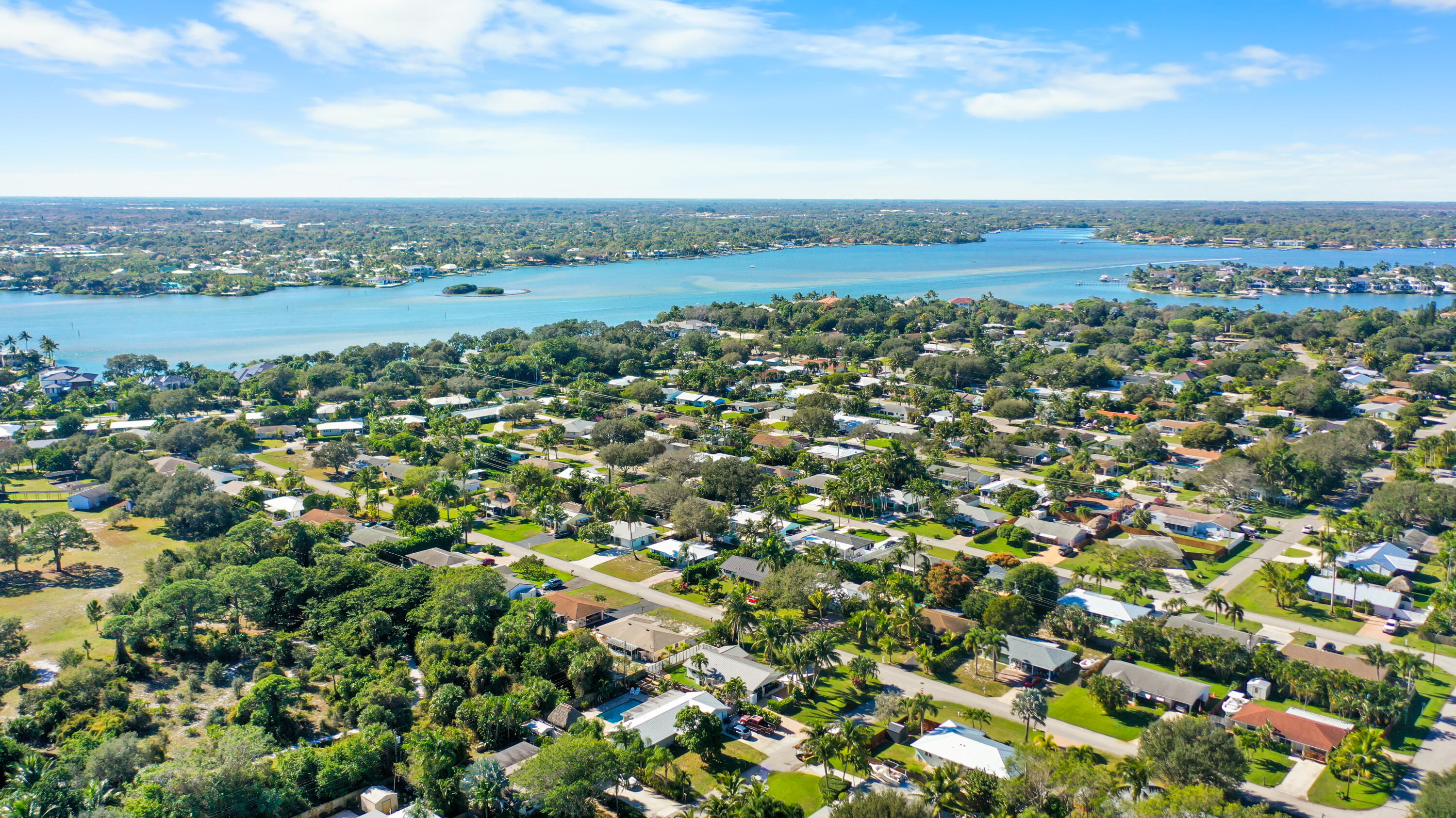 1605 Treemont Avenue Jupiter, FL 33469 - Photo 5 of 35 a view of a city