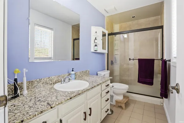 $324,900 | 5122 Woodridge Drive, Newburgh, IN 47630