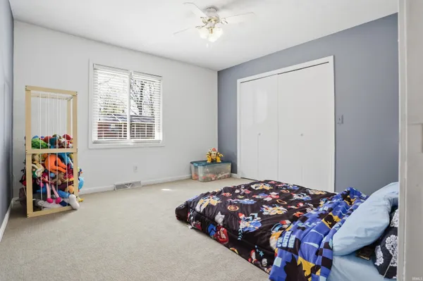 $324,900 | 5122 Woodridge Drive, Newburgh, IN 47630