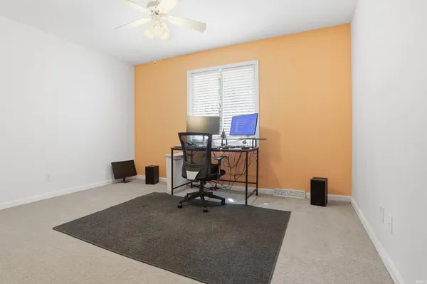 $324,900 | 5122 Woodridge Drive, Newburgh, IN 47630