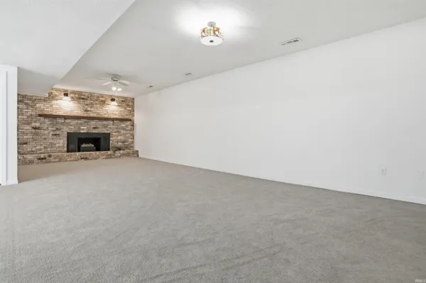 $324,900 | 5122 Woodridge Drive, Newburgh, IN 47630