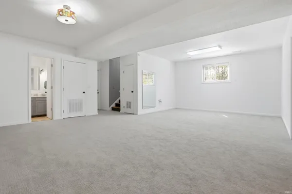 $324,900 | 5122 Woodridge Drive, Newburgh, IN 47630