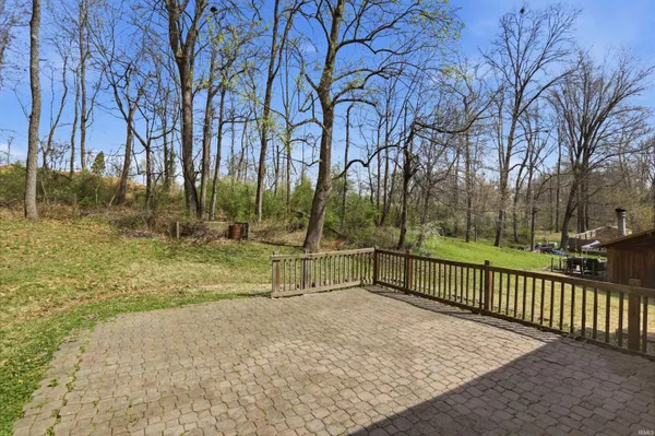$324,900 | 5122 Woodridge Drive, Newburgh, IN 47630