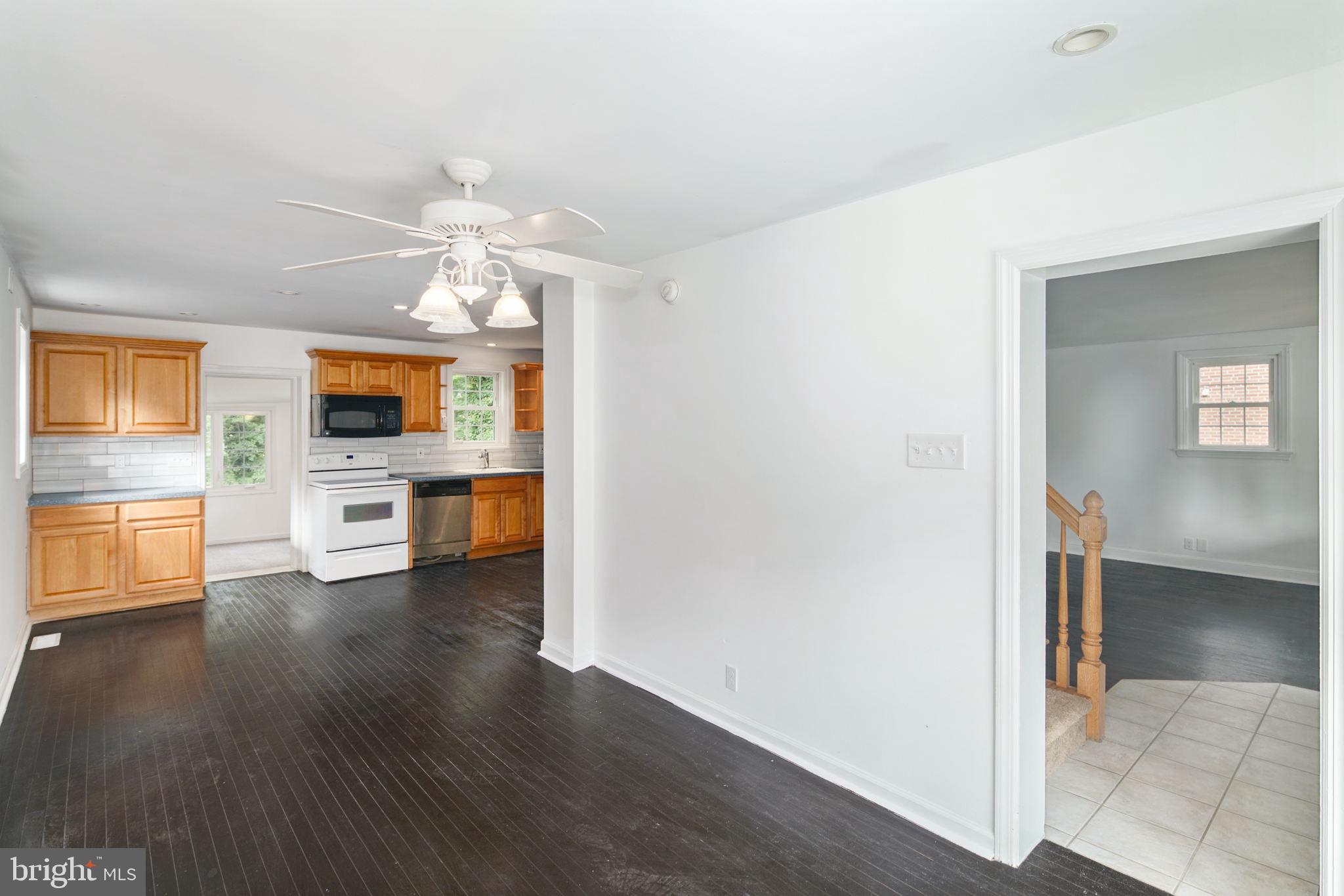252 Friendship Road Drexel Hill, PA 19026 - Photo 14 of 30 Family Room