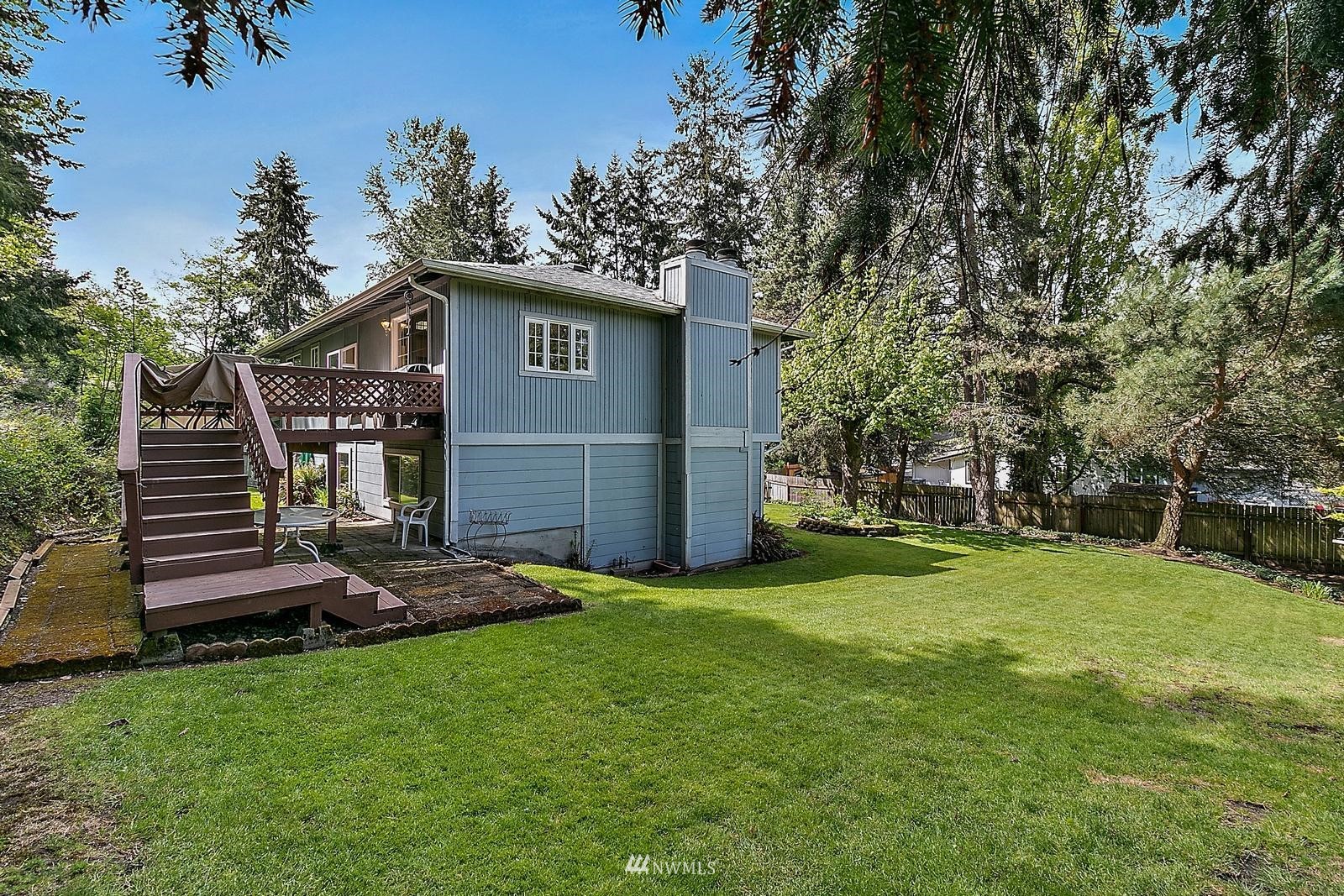 509 Roe Street Steilacoom, WA 98388 - Photo 36 of 40 a view of a wooden deck and a yard