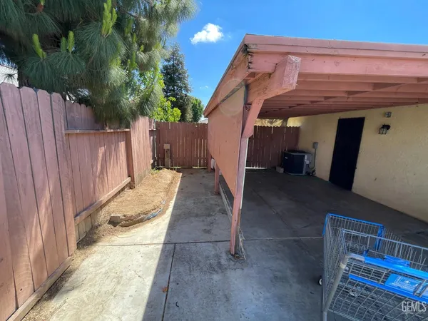 $319,900 | Undisclosed Address, Bakersfield, CA 93312