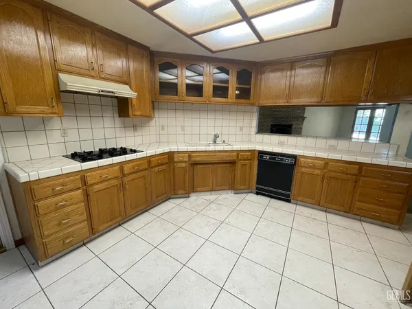 $319,900 | Undisclosed Address, Bakersfield, CA 93312