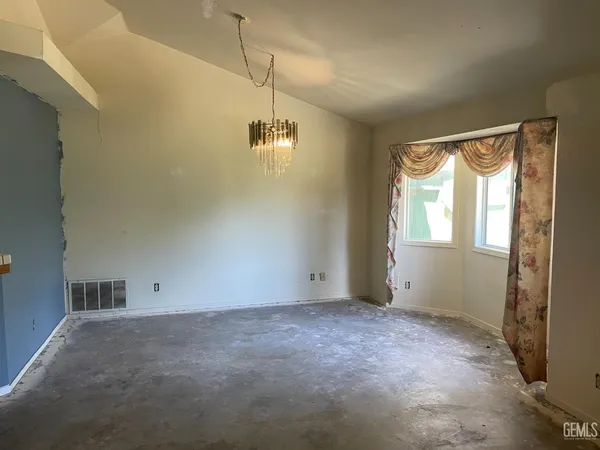 $319,900 | Undisclosed Address, Bakersfield, CA 93312