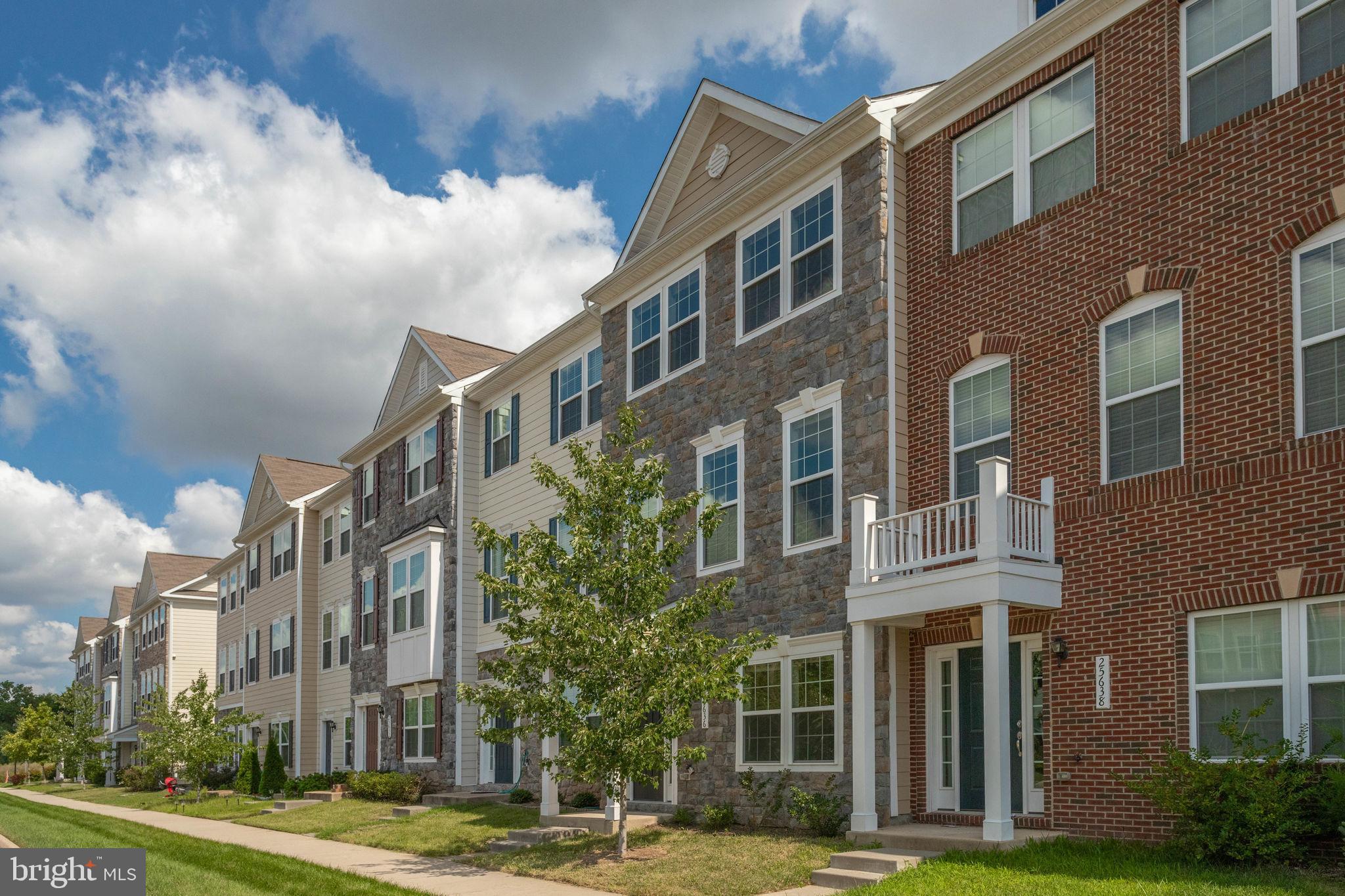 25636 Pleasant Valley Road Chantilly, VA 20152 - Photo 2 of 56